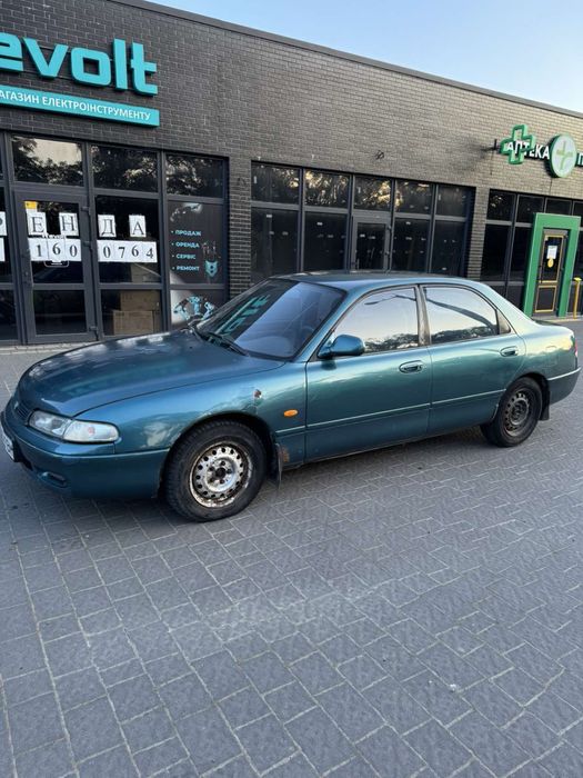 Автомобіль Mazda 626
