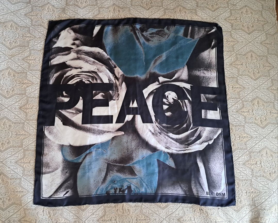 BLK DNM Logo PEACE silk. Два платки.