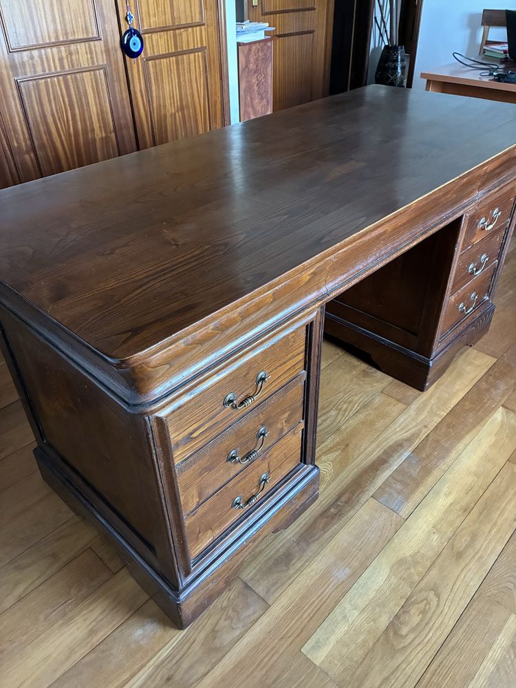 Vende-se secretária vintage em madeira maciça