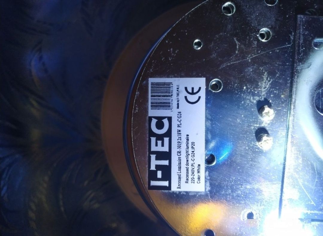 Встраиваемый светильник I-TEC 220-240В,ПЛ-К G24,IP20