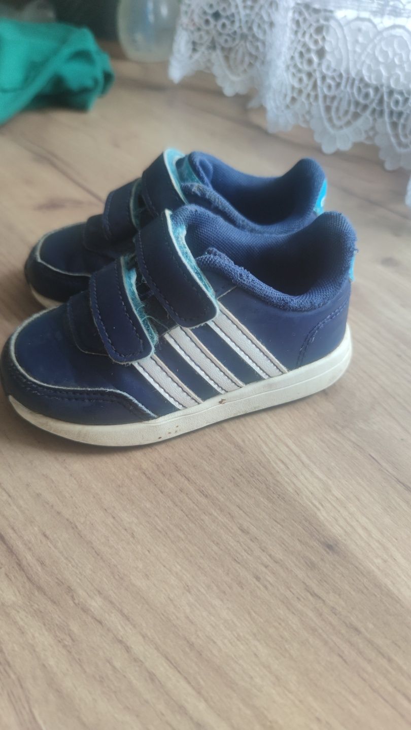 Buty Adidas 22 ..