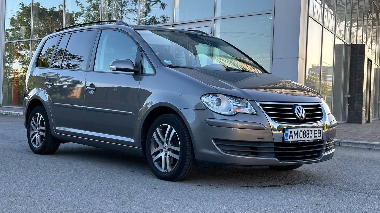 Volkswagen Tauran 2008г 7мест  1.4 турбо