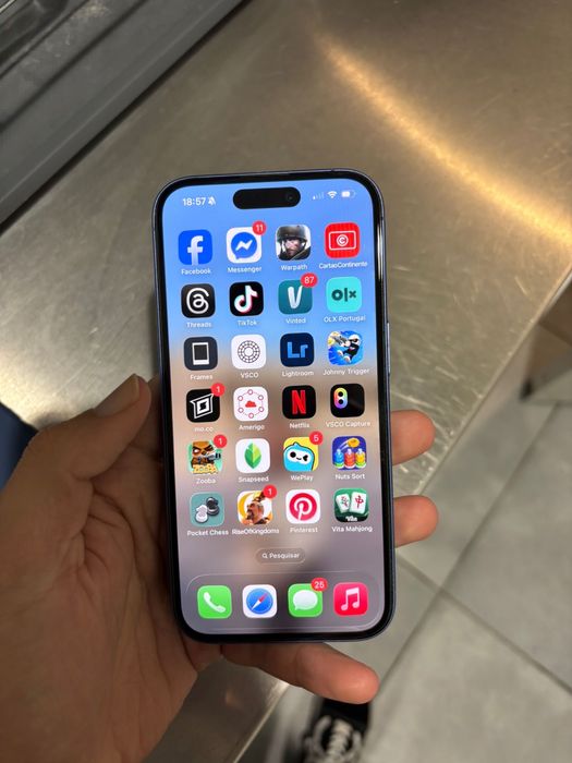 Iphone 16 traseira partida