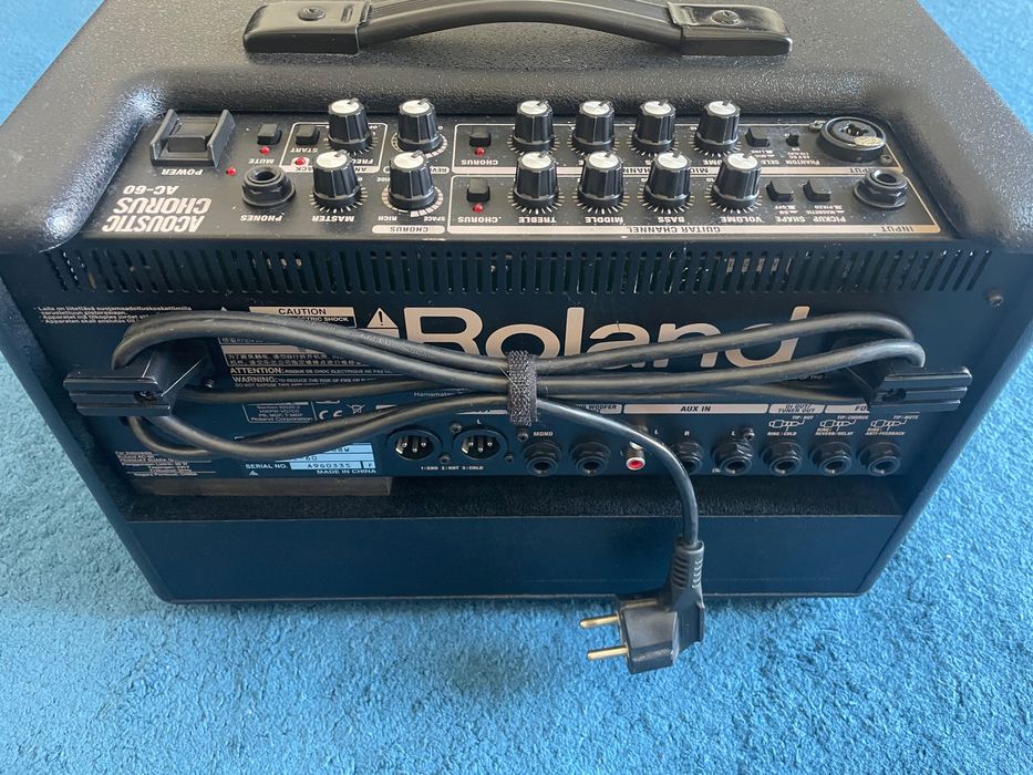 Amplificador Roland AC60