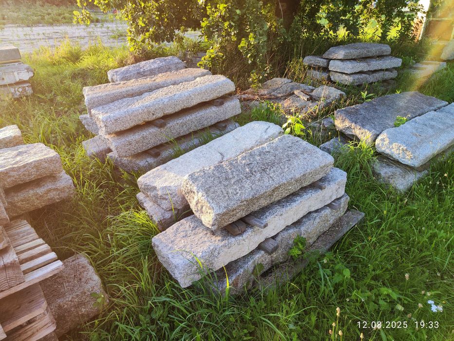 Płyty granitowe chodnikowe stare z rozbiórki przedwojenne, na ścieżki