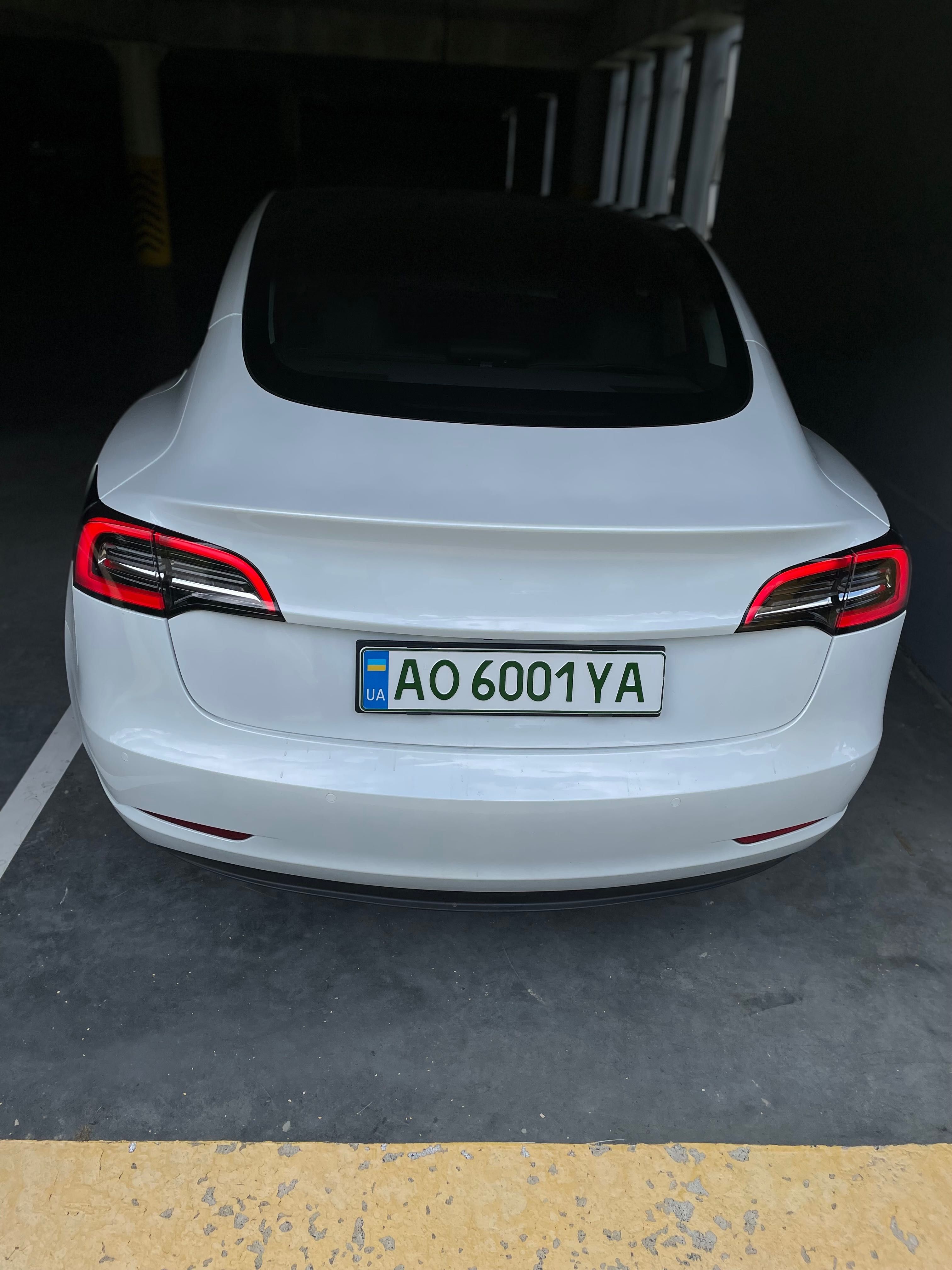 Tesla model 3 2021