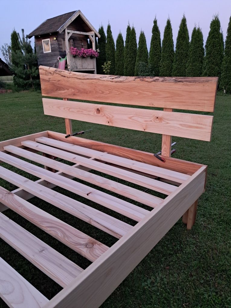 Łóżko z litego drewna plus stelaż 160x200.