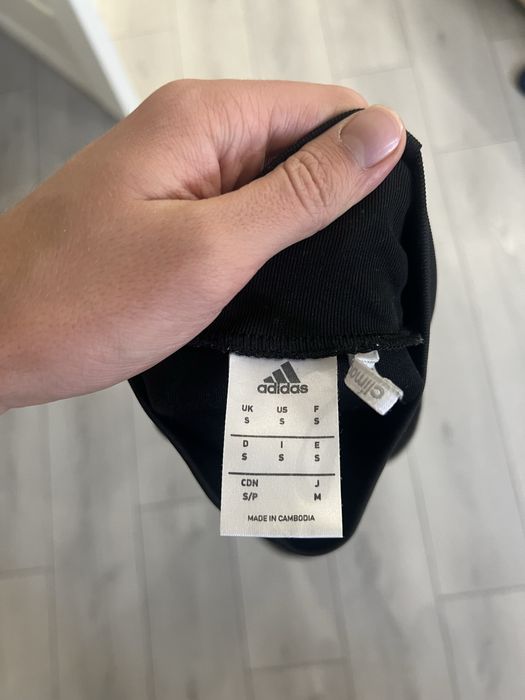 тренувальна кофта адідас відмінний стан, розмір С