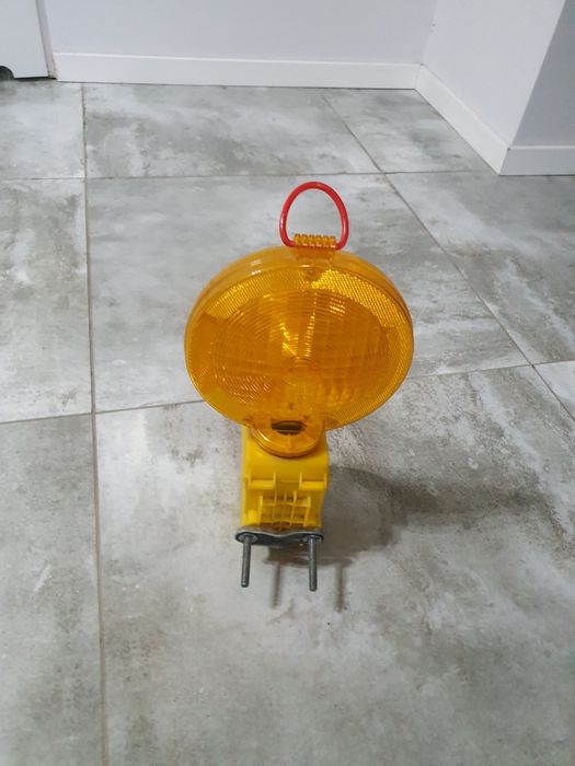 Światło  awaryjne  lampa  ostrzegawcza