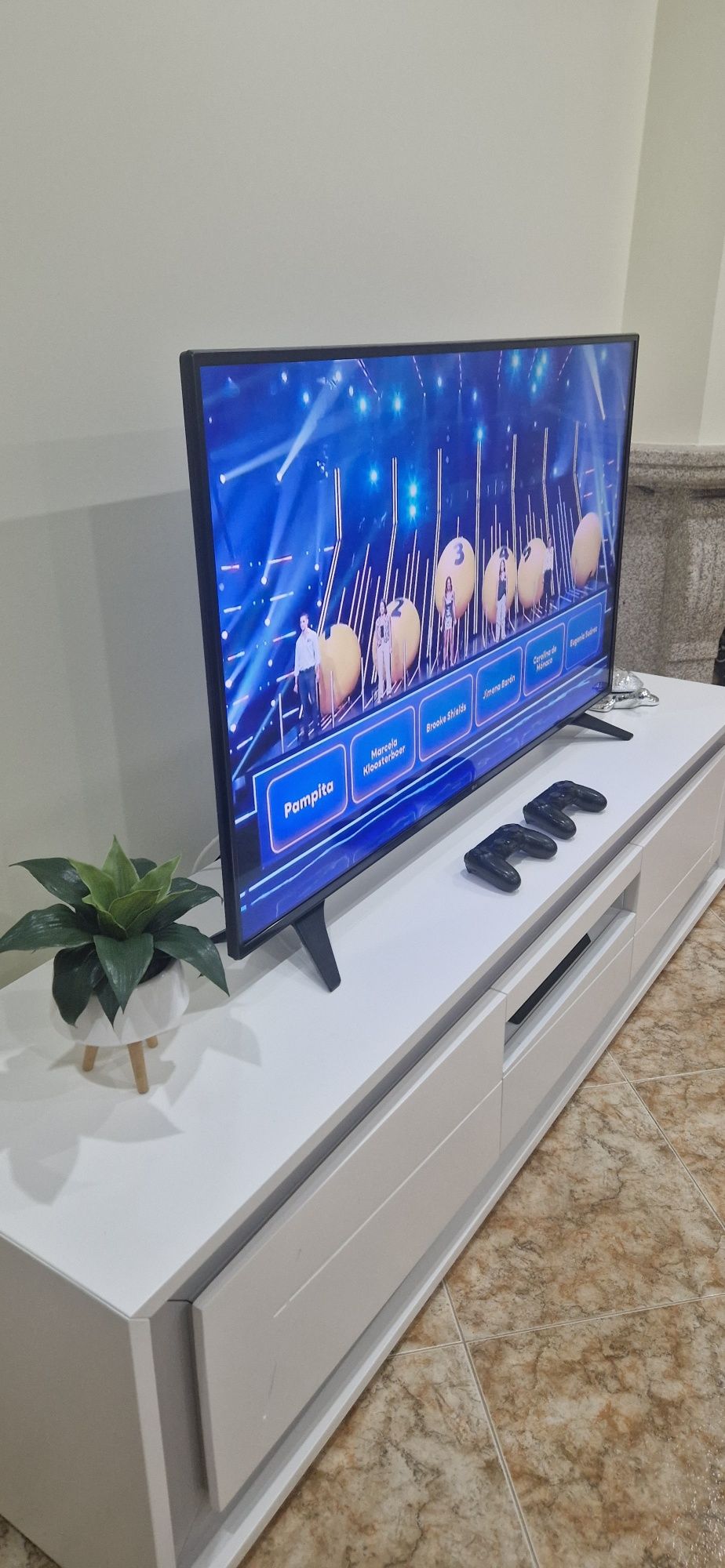 Smart tv LG 55" em muito bom estado