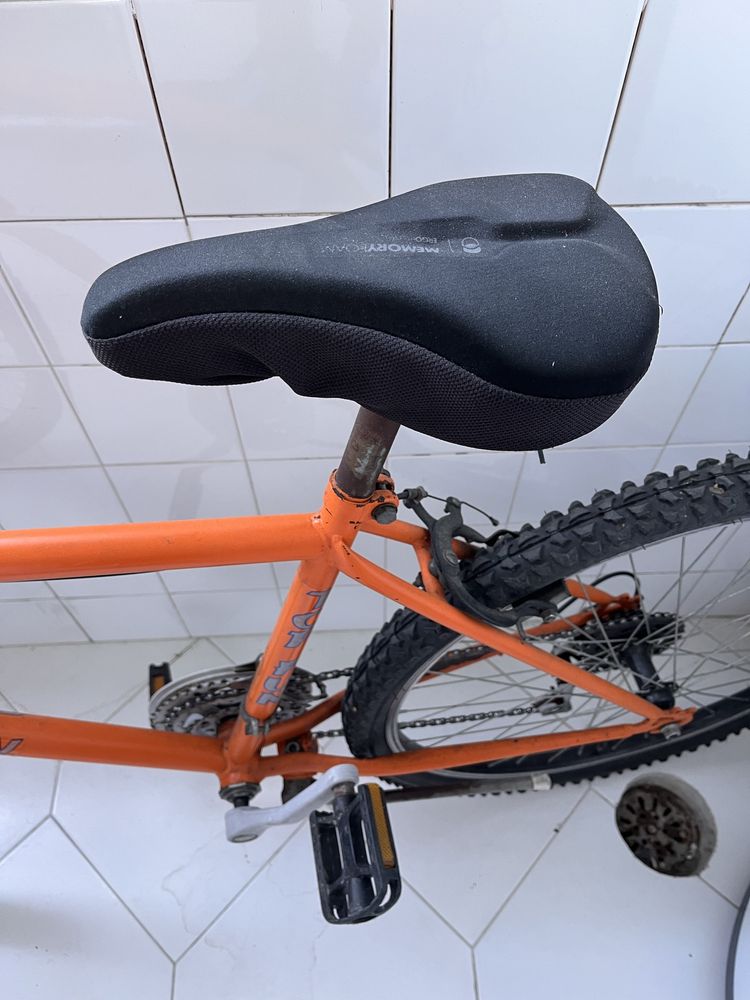 Bicicleta laranja, barata