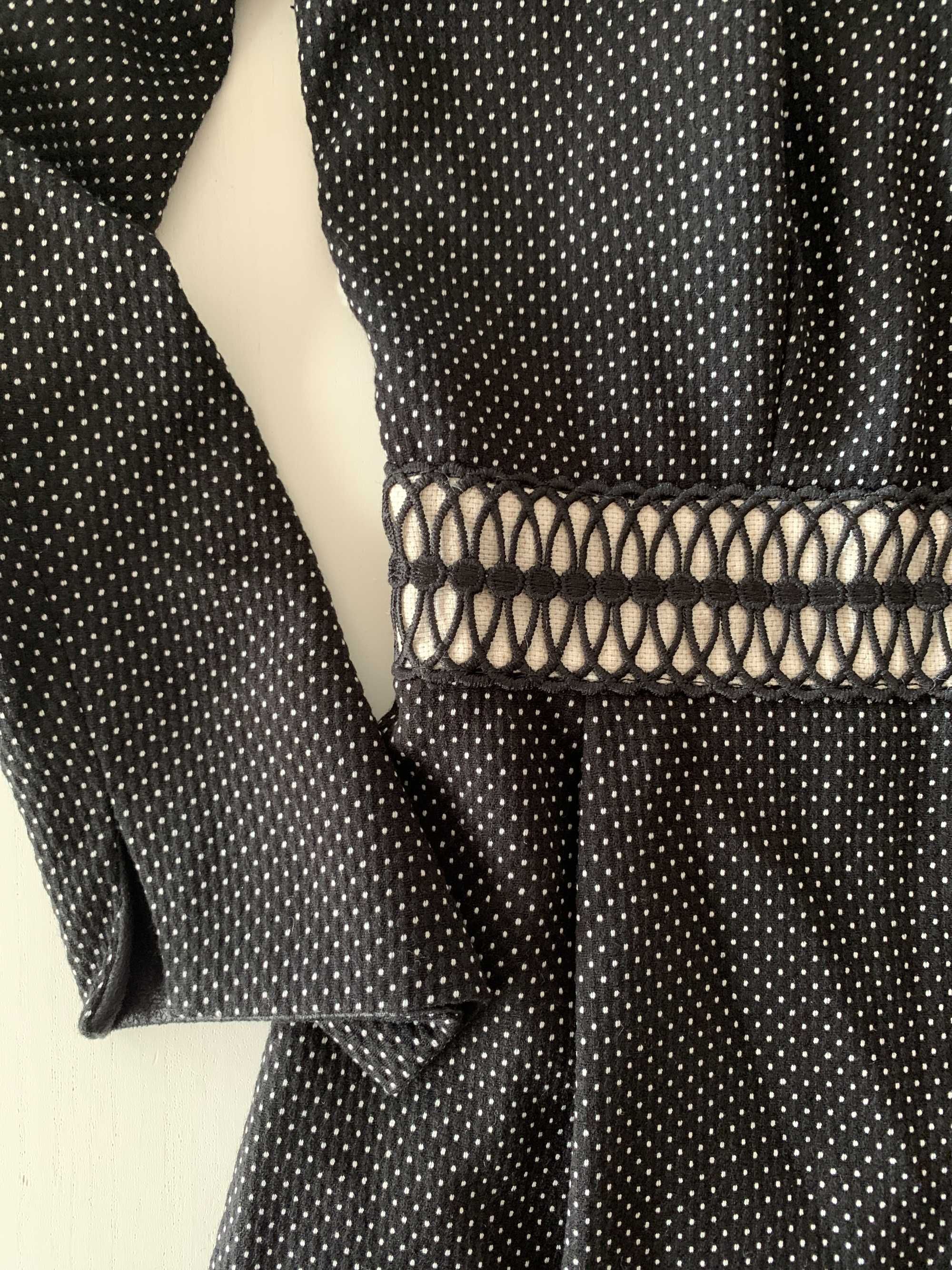 Vestido Decenio preto, meia manga