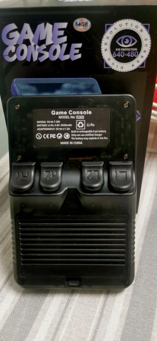 Consola portátil R36S - 64MB