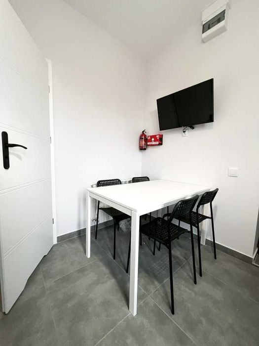 Kwatery pracownicze w samym centrum. Z parkingiem. Tylko 5 lub 6 osób!