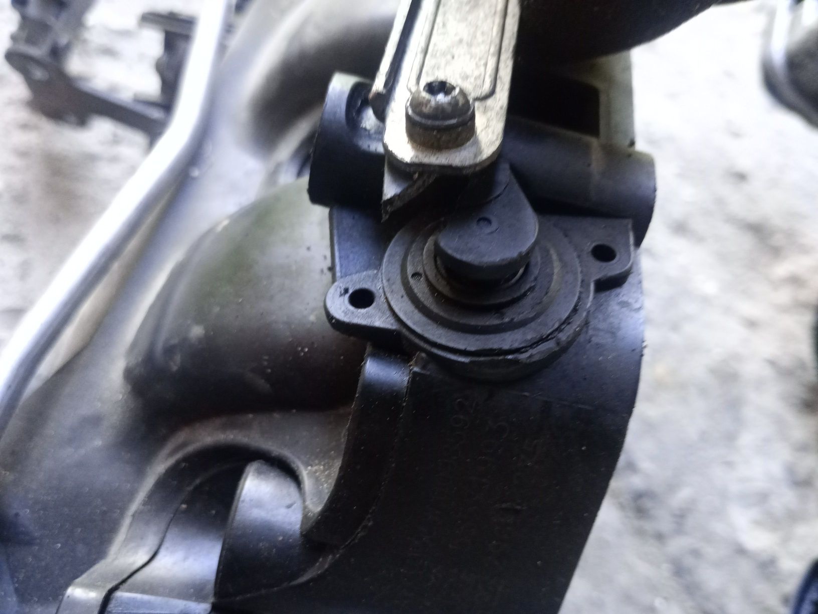Kolektor ssący 2.0 CDTI opel A20DTH