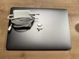 MacBook Pro 13” 2019 (i5,16GB RAM, 256 SSD)