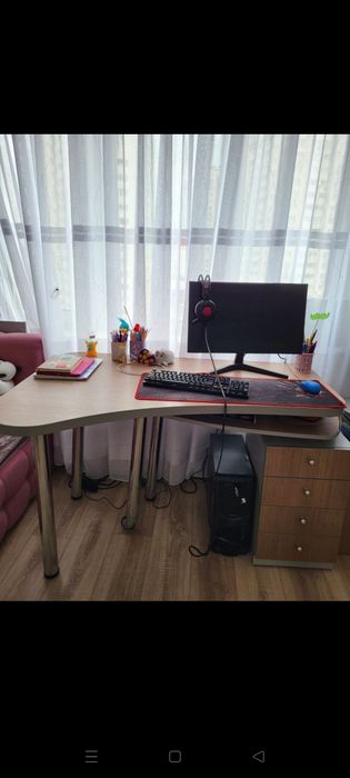 Письмовий комп'ютерний стіл трансформер