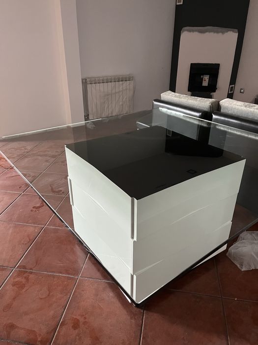 Mesa de jantar em vidro temperado