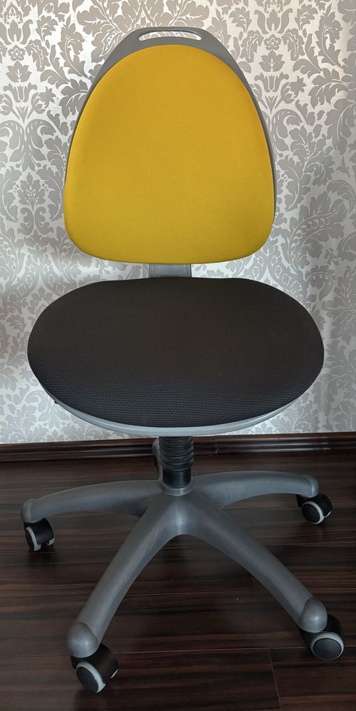 Krzesło Kettler Berri obrotowe biurowe regulowane 116-188 cm