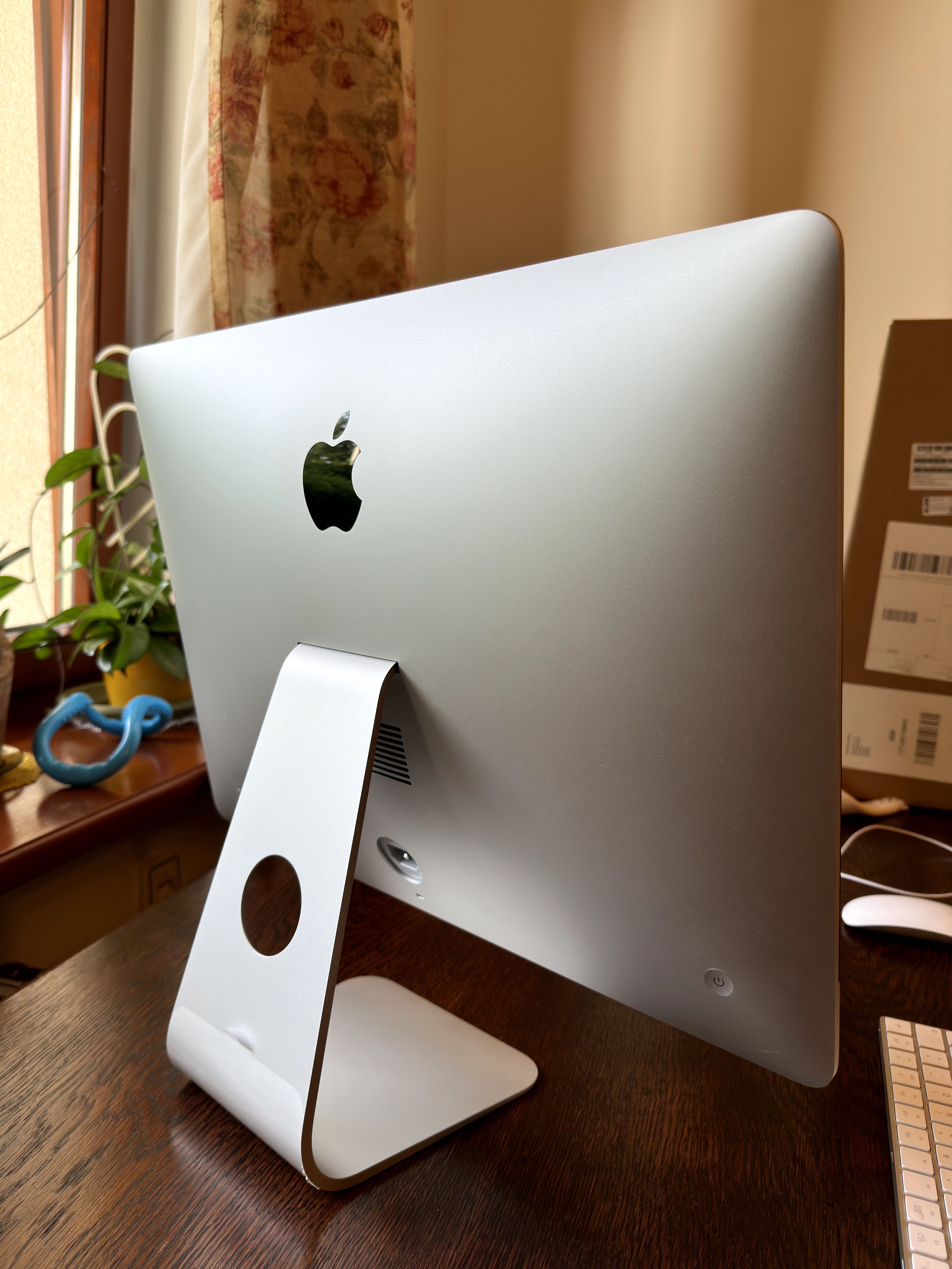 iMac 21,5 A1418 jak nowy Intel i5 256gb ssd magic faktura VAT 23%