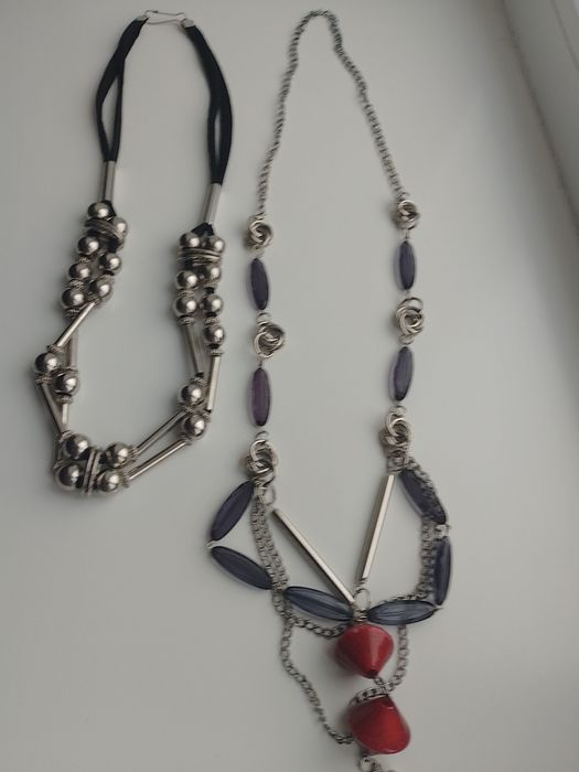 Серьги, запонки, бусы, брошки