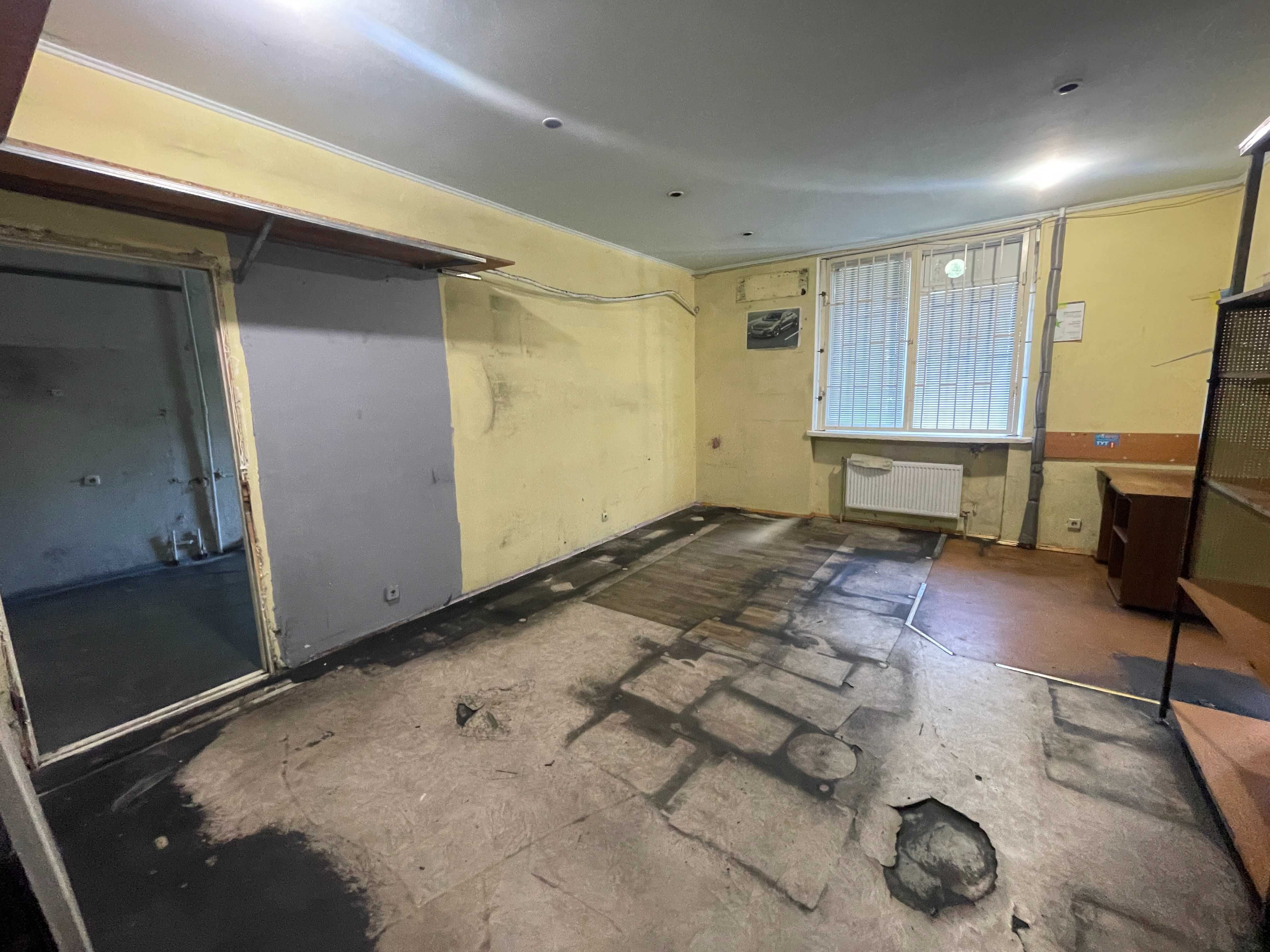 Приміщення на першому поверсі в ПЗР, вул. Сумгаїтська