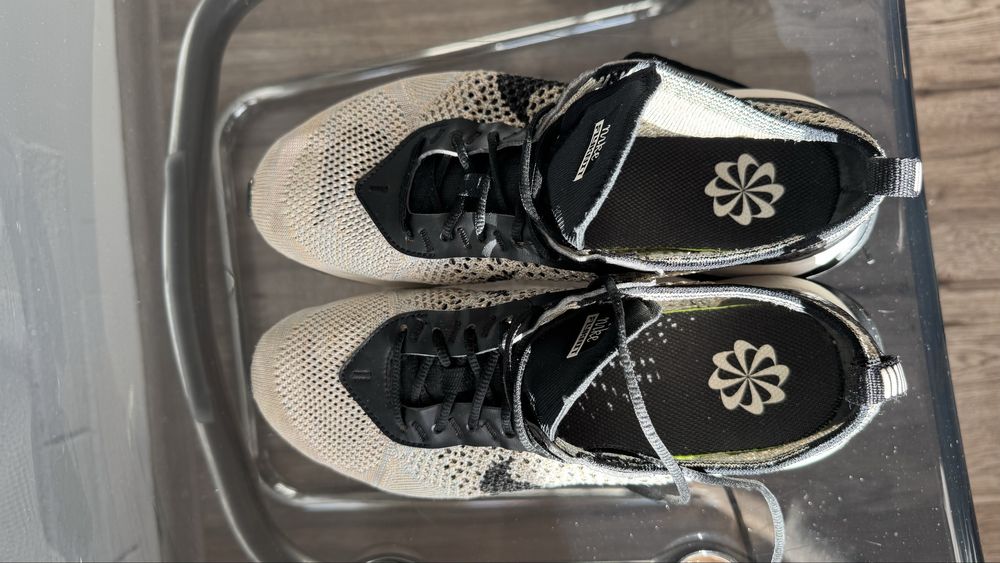 Nike Air Max Flyknit Racer Sesame