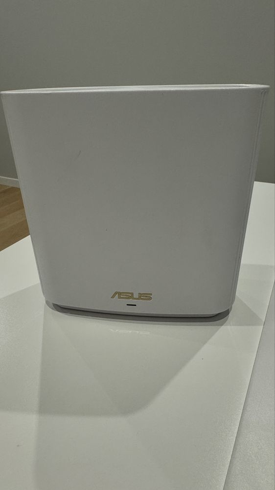 Роутер маршрутизатор Asus XT8