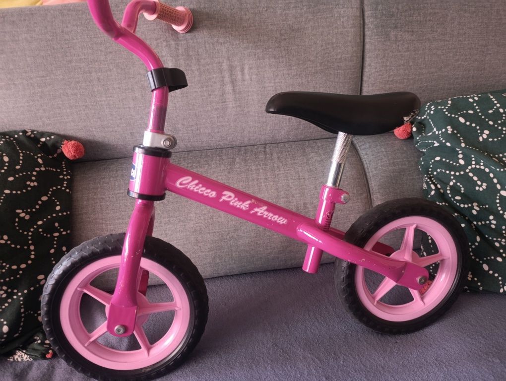 Bicicleta, moto e capacete