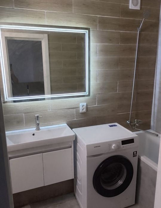 Продам 2 комнатную центр