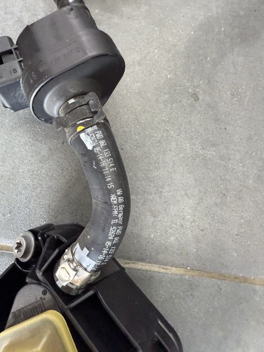 Сепаратор оливний Audi A4 B9 масловідділювач Ауді А4 Б9 КГВТ 2.0 tfsi