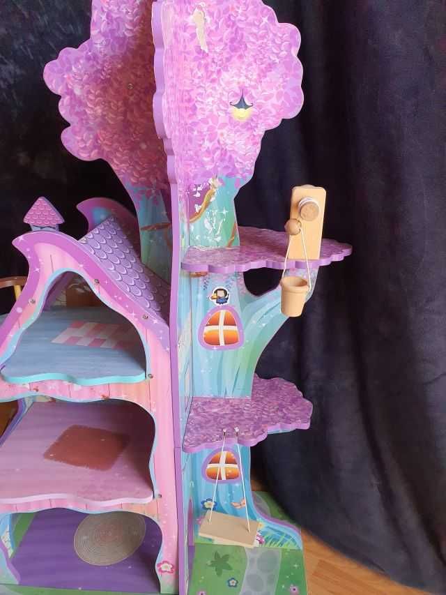 Casa de bonecas na árvore