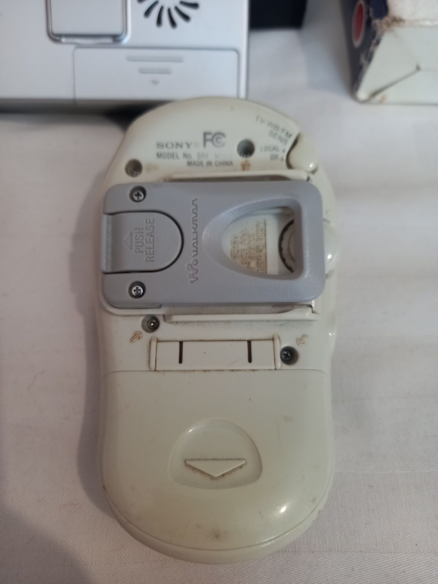 Sony Walkman, Sharp радіоприймач