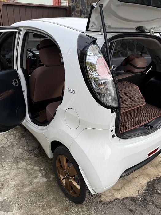Citroen C- Zero 2012