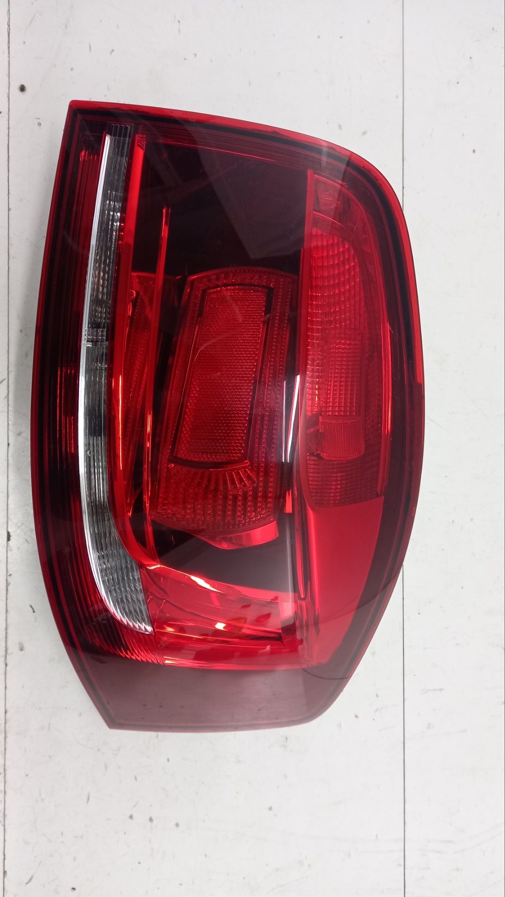 Фонарь задний правый стоп Audi A3 S3 2009-2013 8P3945096B