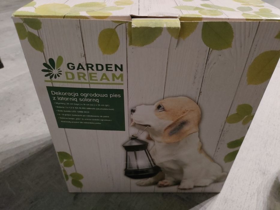 Dekoracja ogrodowa - pies z latarnią solarną. Nowa