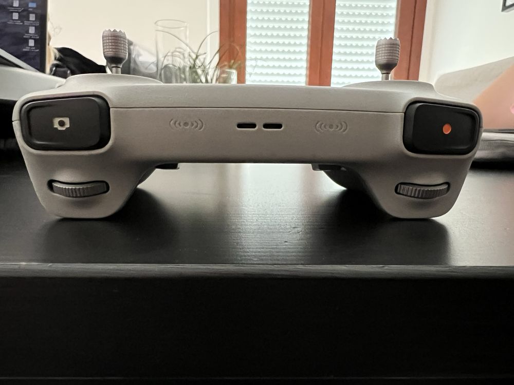 DJI RC - remote controller