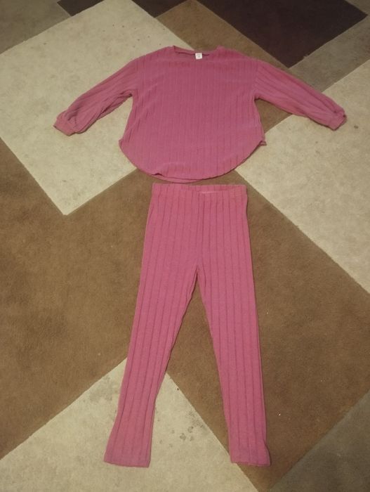 Komplet na dziewczynkę.