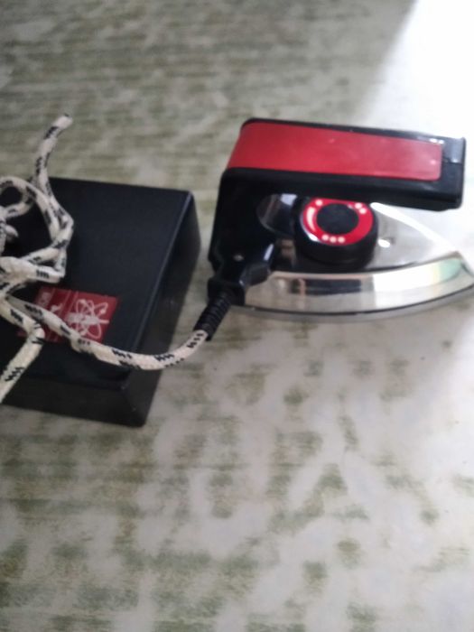 Продам утюг дорожный "Харьков"