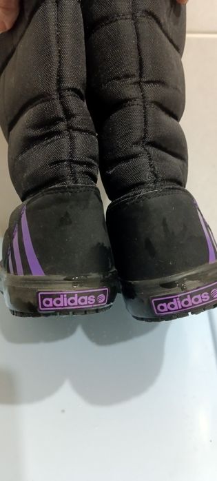 Жіночі зимові чоботи adidas