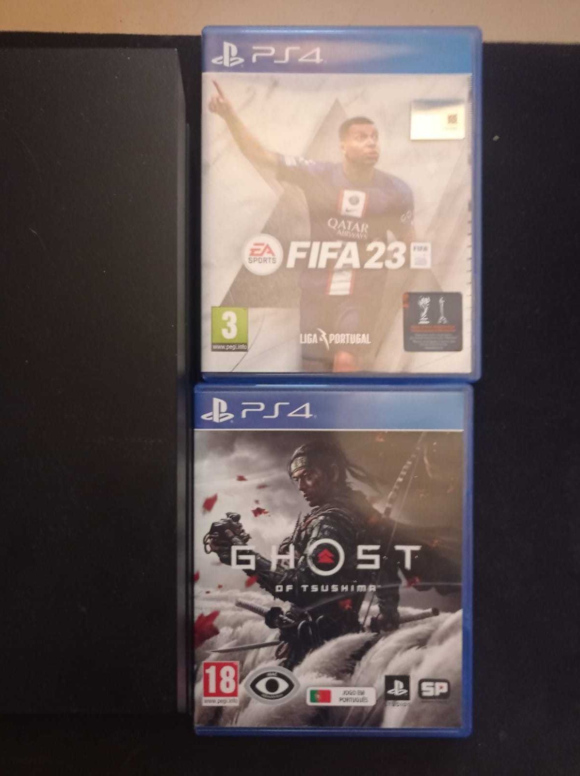 PS4 500GB + 2 Comandos + Ghost of Tsushima + FIFA23 (Excelente Estado)