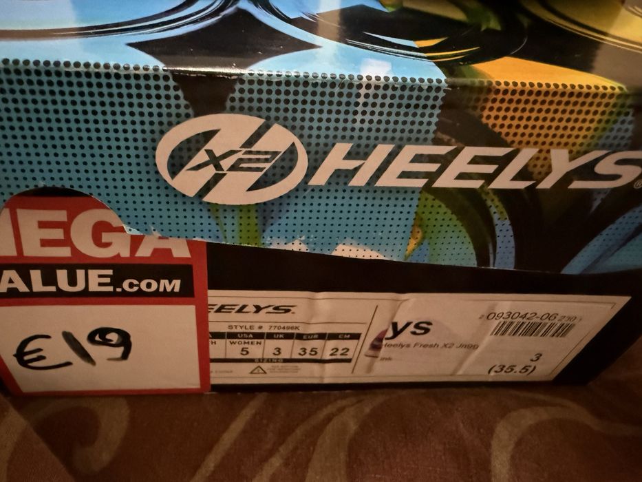 Кросівки ролики  НЕЕlYS нові в коробці з відкруткою