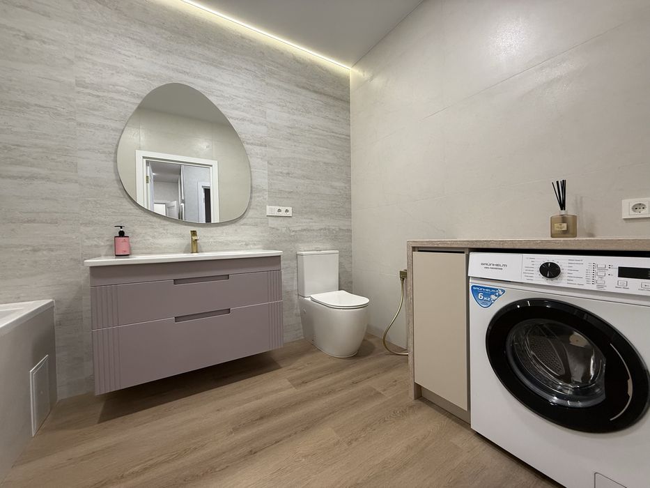 Озерна! 2 кімнатна квартира з Ремонтом!