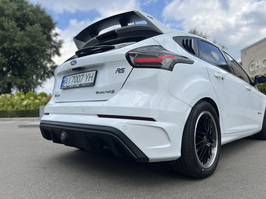Ford Focus 3 electric 2018 год 33 kw в RS обвесе