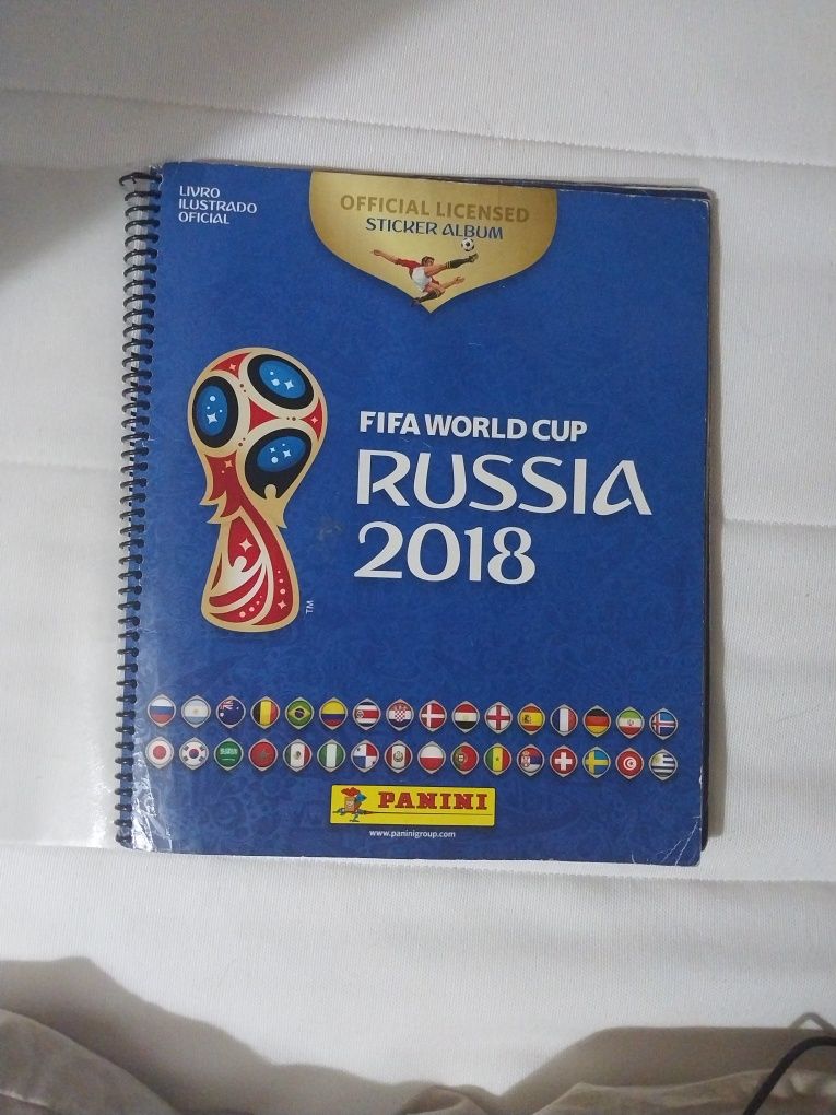 Álbum da copa do Mundo de 2018 completo.