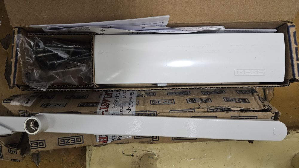 Samozamykacz  Geze Ts 2000