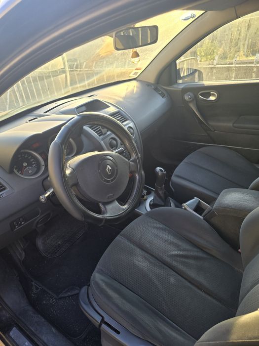 Vendo Megane 2005 em bom estado e á andar bem