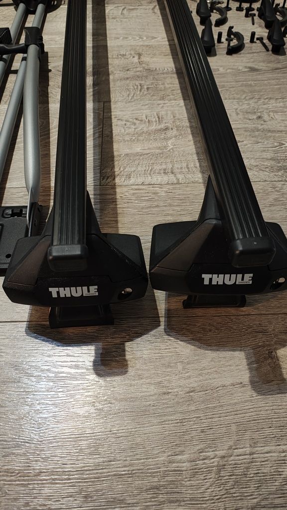 Bagażnik dachowy Thule: Evo Clamp, SquareBar, FreeRide