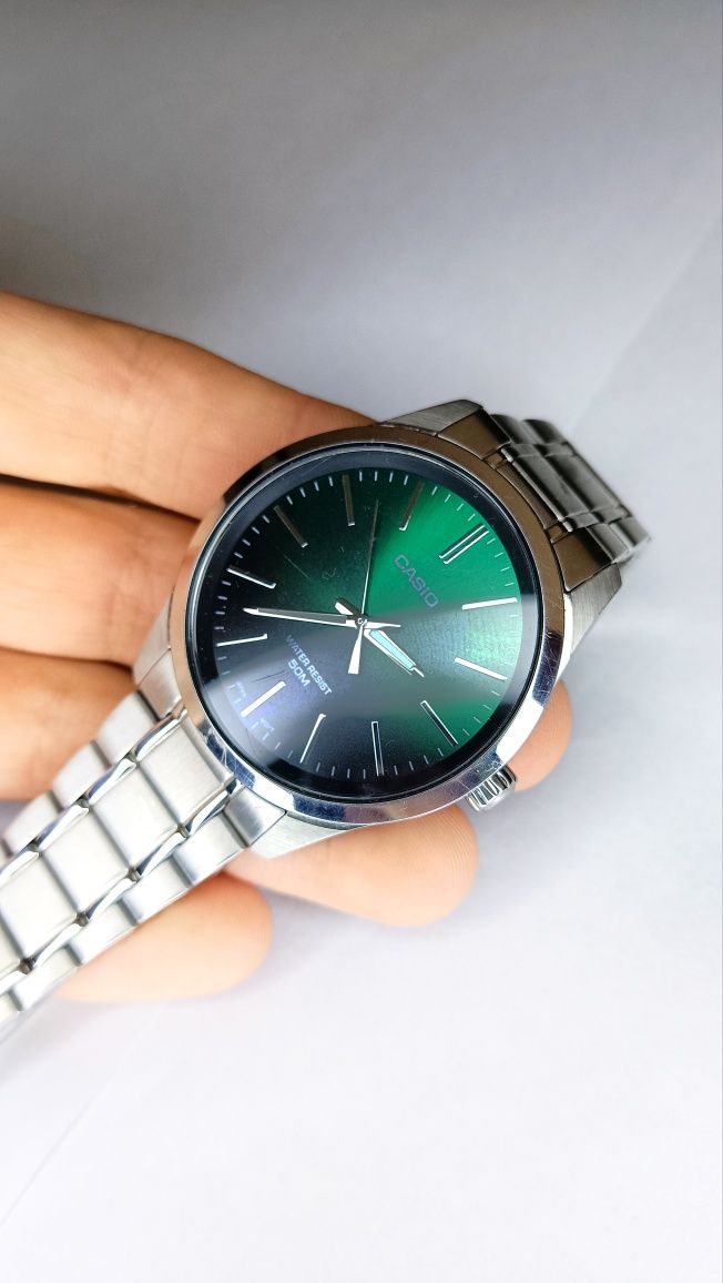 Zegarek Męski Casio MTP-E180D - Zielono Czarny - Bardzo ładny