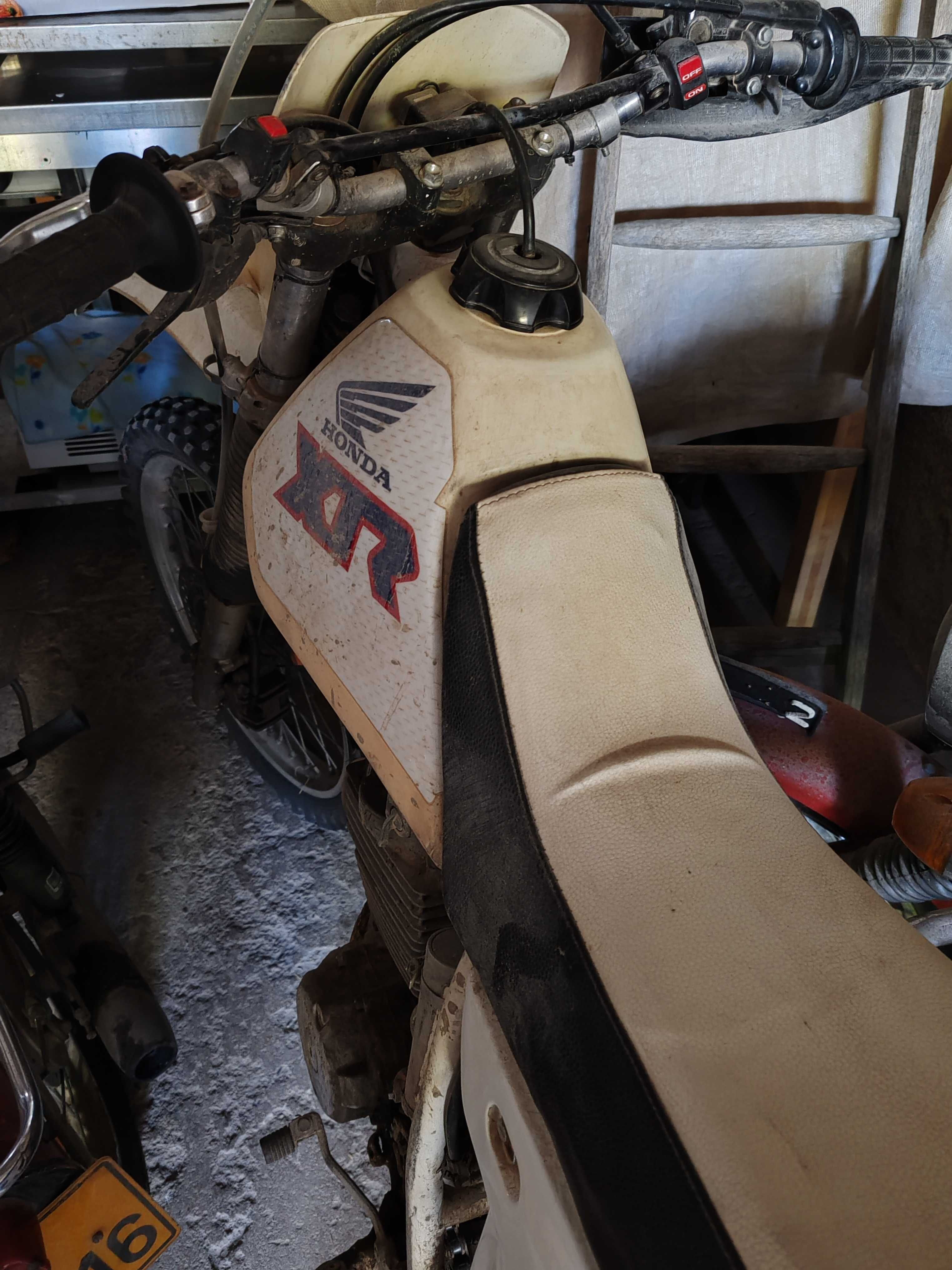 Vende-se Honda XR 250 R